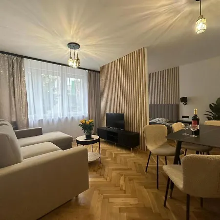 Zlota 69 By Homeprime Apartment *